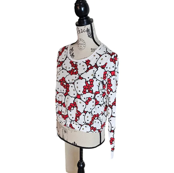 Hello Kitty crop top size Medium long sleeves. Sanrio cute Kawaii crop t… - Picture 3 of 9
